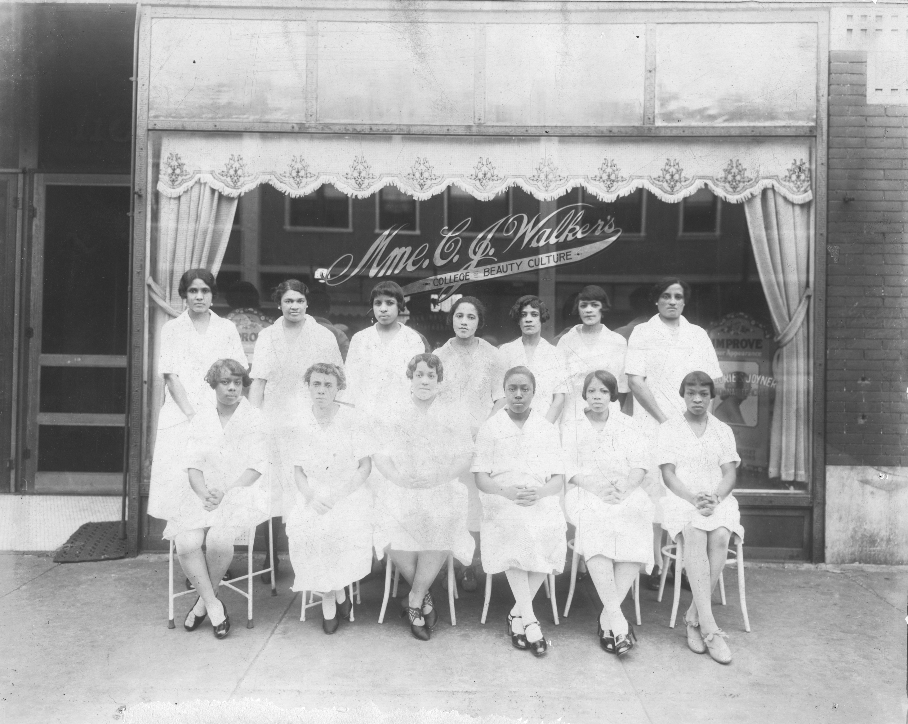 Marjorie Joyner and students from Madame Walker Beauty School, 1925